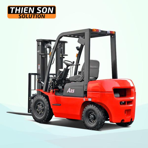 Xe nâng dầu 2.5 tấn