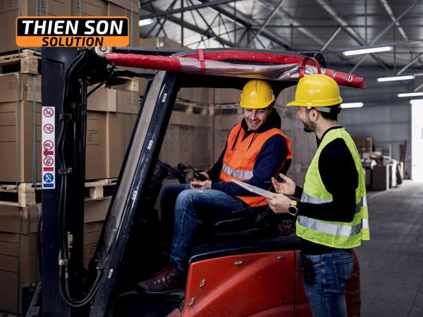 Hướng dẫn lái xe nâng an toàn và hiệu quả dành cho người mới