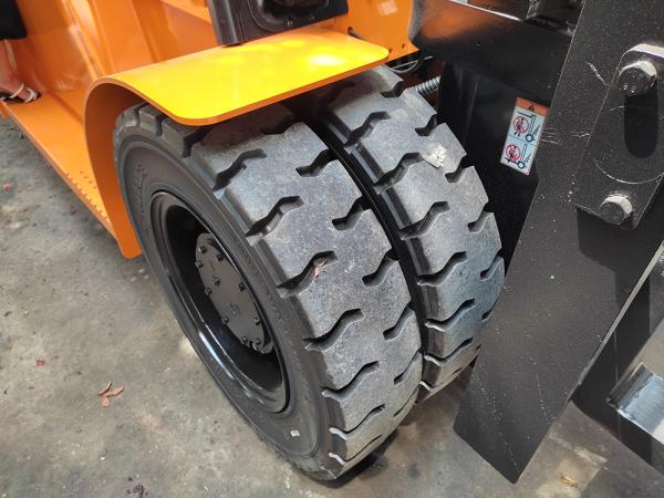 Lốp xe nâng: Các loại và cách chọn phù hợp