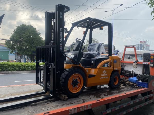 Bảng giá xe nâng mới nhất - Chi tiết từng loại