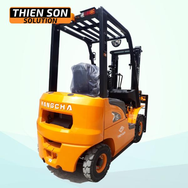 Xe nâng dầu 1.5 tấn