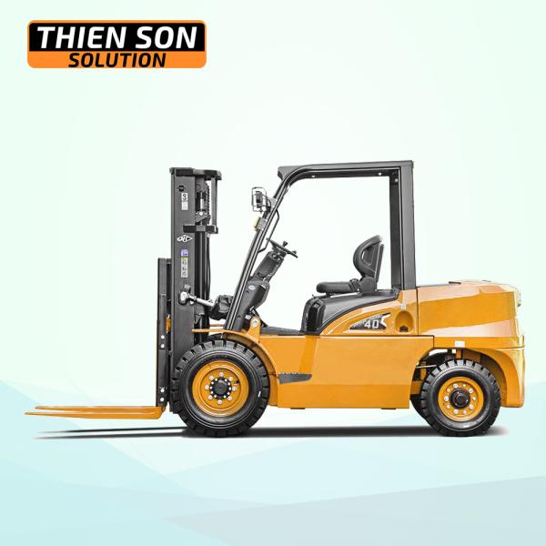 Xe nâng dầu 4 tấn