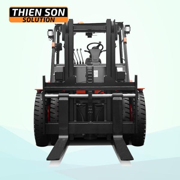 Xe nâng dầu 7 tấn